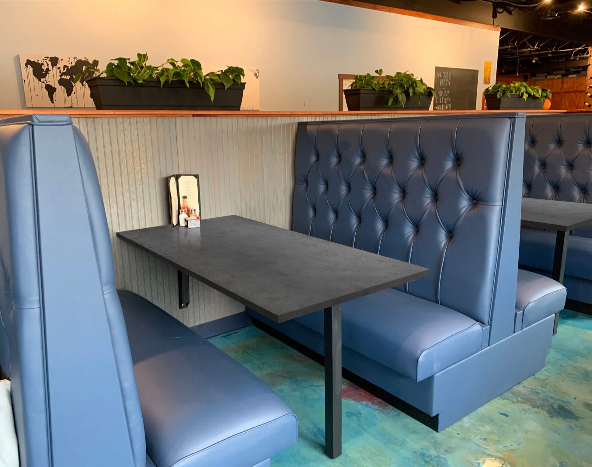 How to Pair Furniture With a Zinc Table Top in Your Restaurant
