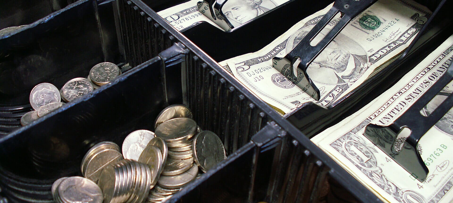 Top 6 Restaurant Cash Handling Blunders You Must Stop