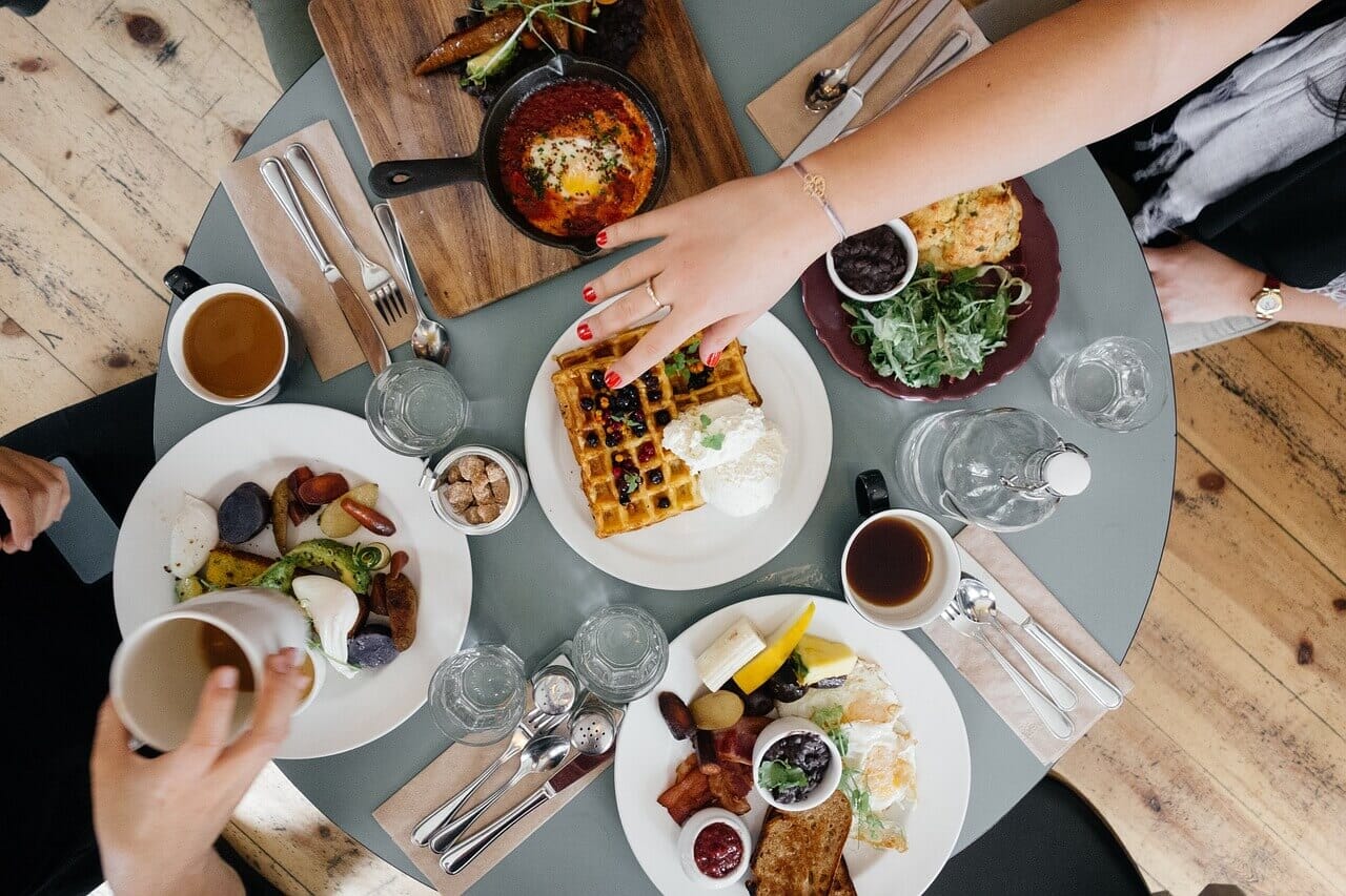 How to Market Your Restaurant to Millennials: Getting Social